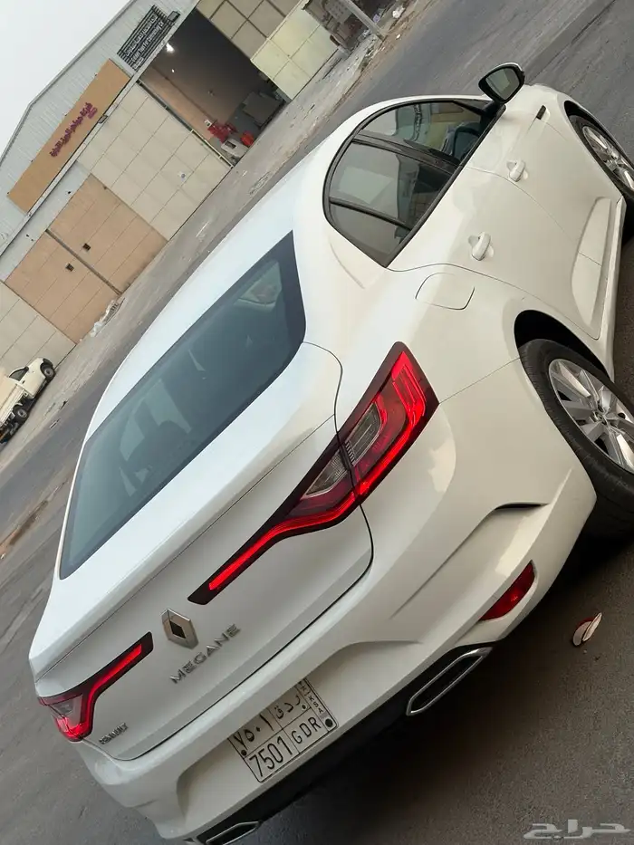 رينو ميجان 2022 4