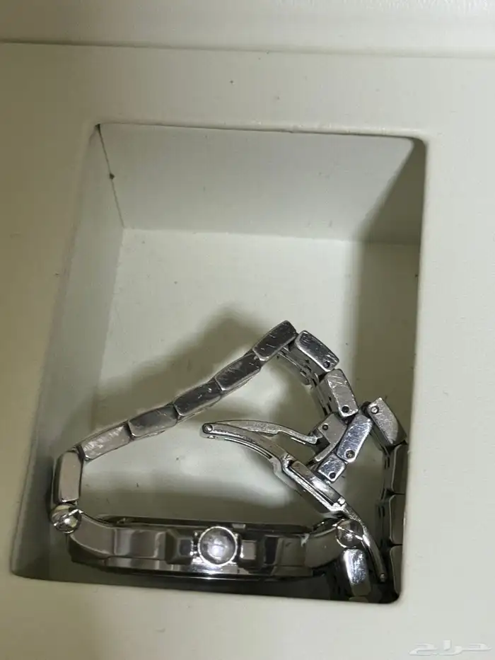 ساعة AIGNER أصلية بلون مميز للبيع 3