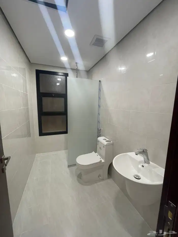 فيلا للإيجار المشرقية حي الجنادرية 22