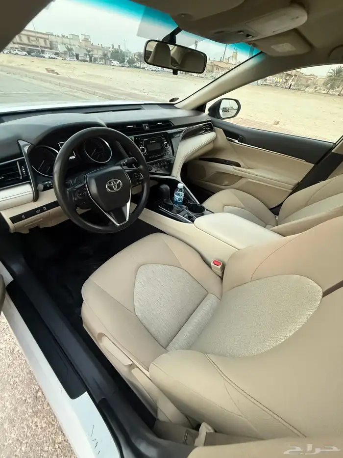 تويوتا كامري 2020 سعودي قمه بنضافه مالك واحد 25