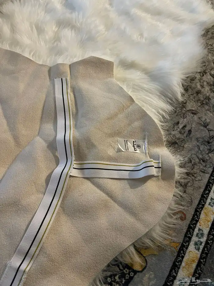 اغراض للبيع ابجوره وعلاقه ملابس وجواعد طاولات كلارا 13