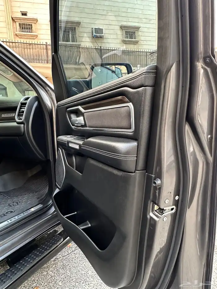 للبيع دوج رام 1500 43