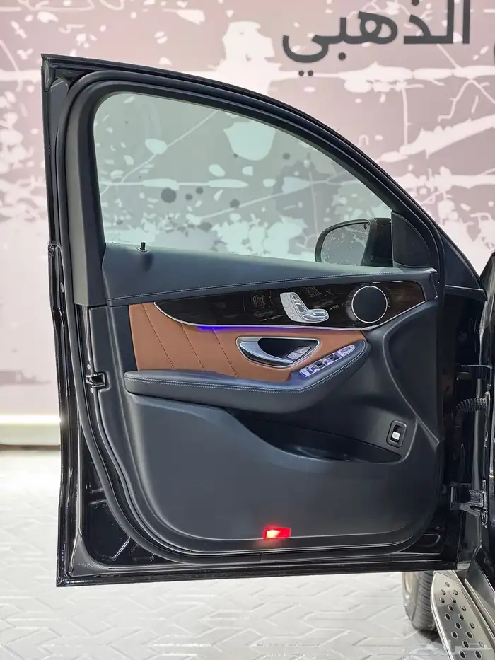 مرسيدس GLC200 موديل 2022 15