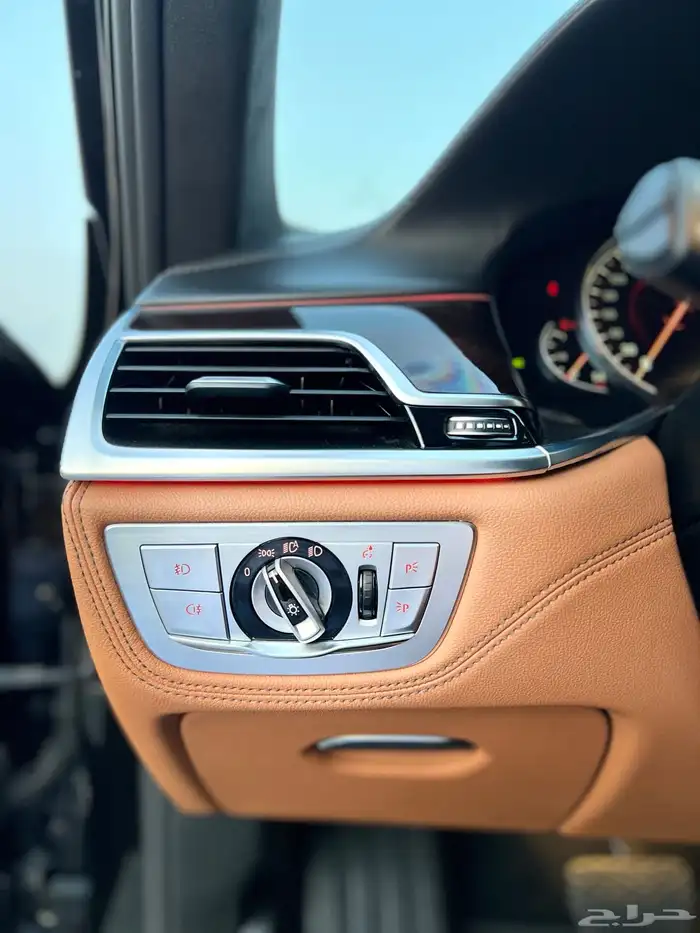 بي ام دبليو 750li ممشى قليل 2016 قمة النظافة بحالة الوكالة 19