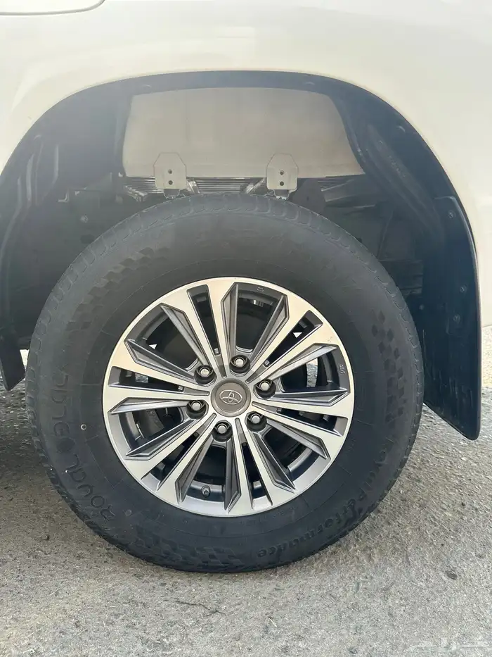 تويوتا هايلوكس سوبر جي ال اكس ديزل 2.4 موديل 2023 مستعمل 3