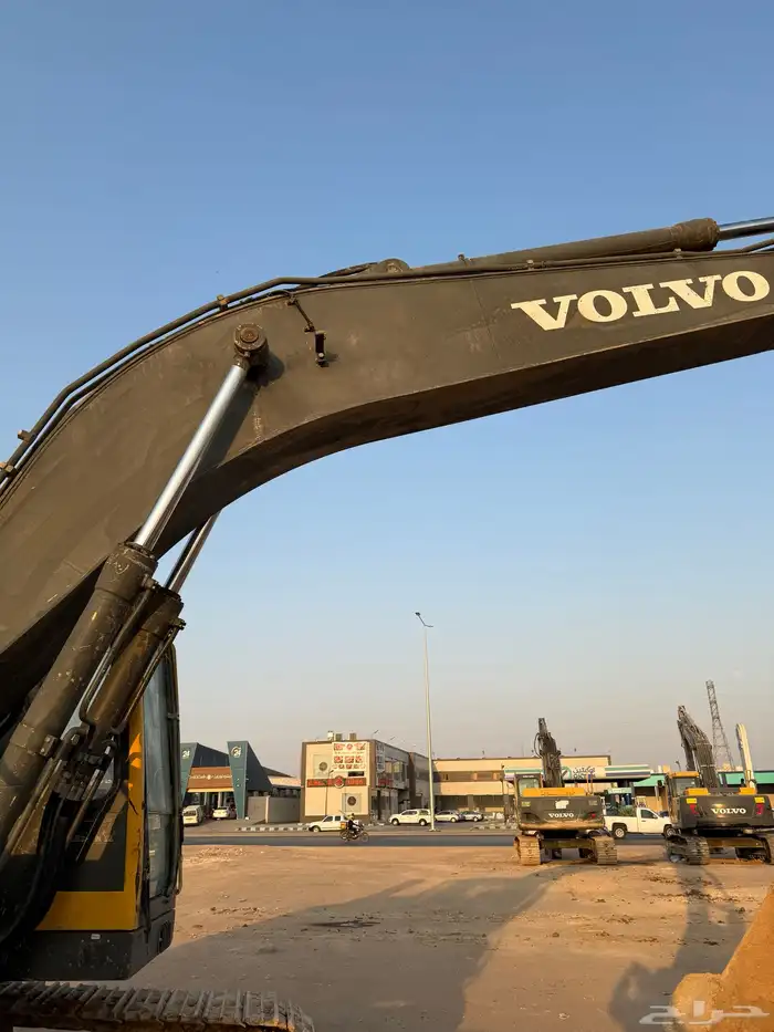 بوكلين فولفو 2009 للبيع مع الدقاق الرياض 13