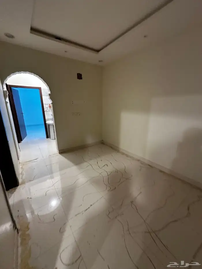 شقتين لإيجار في حي طويق 5