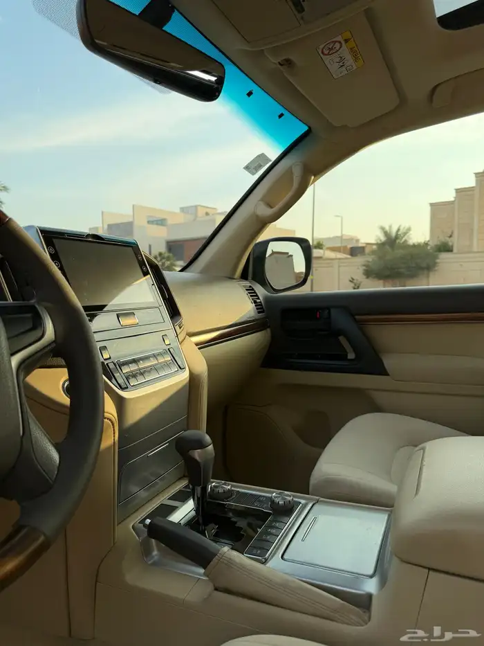لاندكروزر 2017 رقم (( 3)) عدد الملاك ((2)) 27