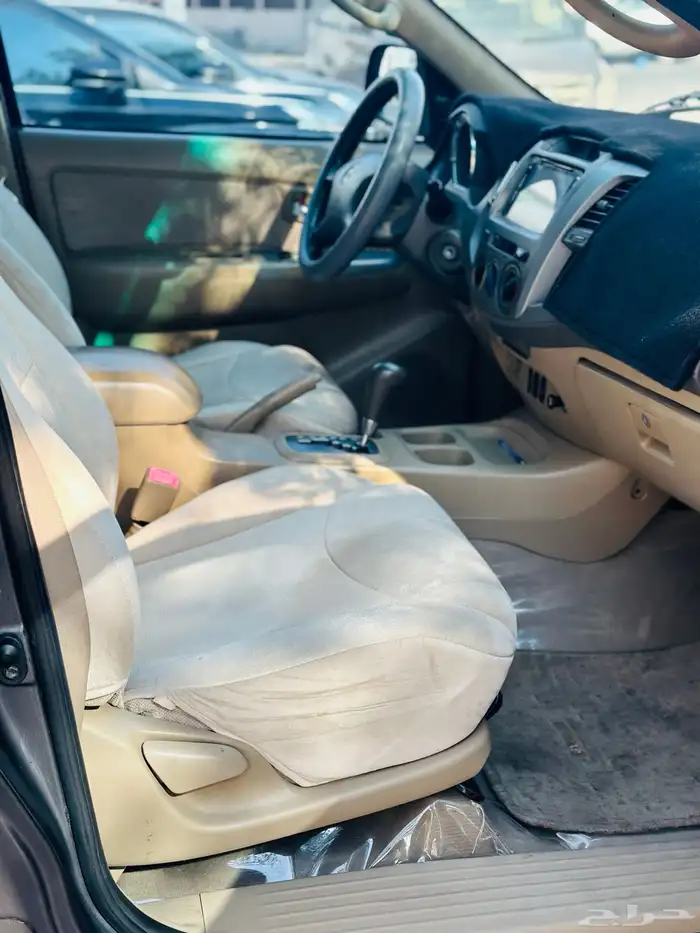 toyota fortuner 2010 (647k) 6