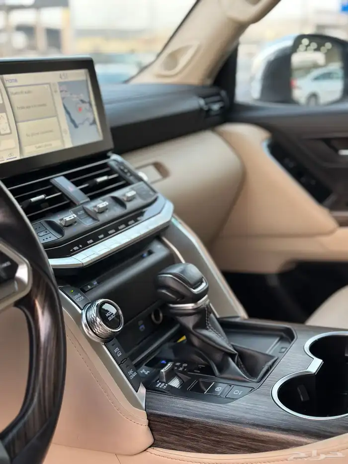 تويوتا لاندكروزر VXR فل كامل توين تيربو 2022 14