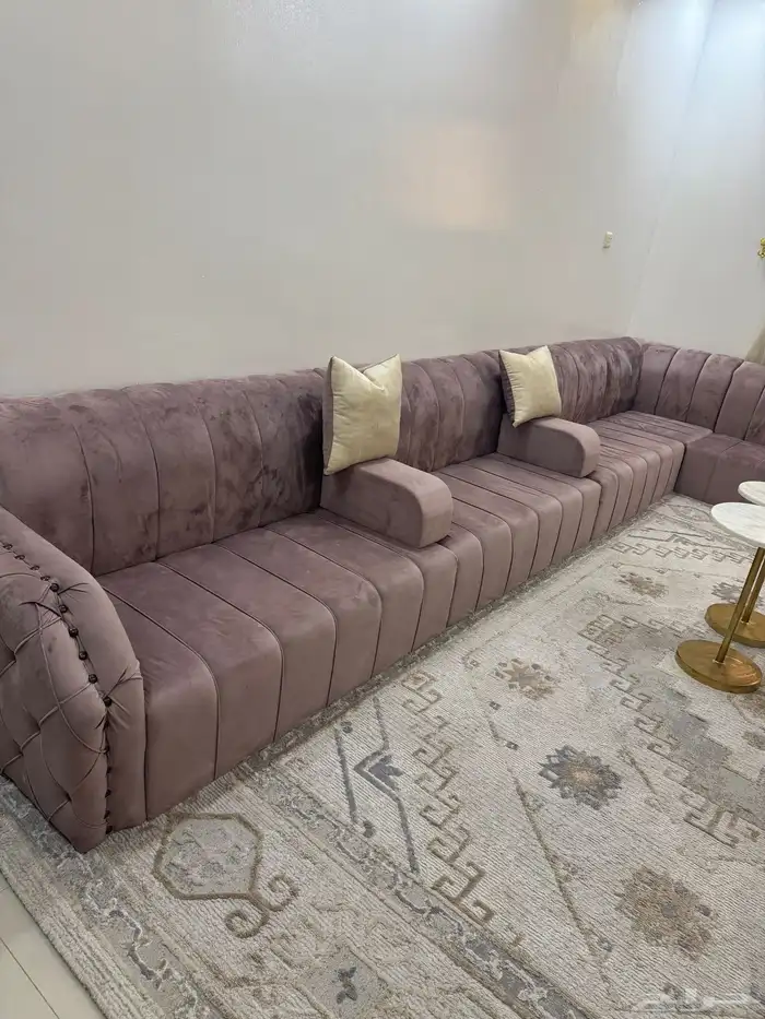 كنب شبه جديد لا يعاني من كسور او قطع 0