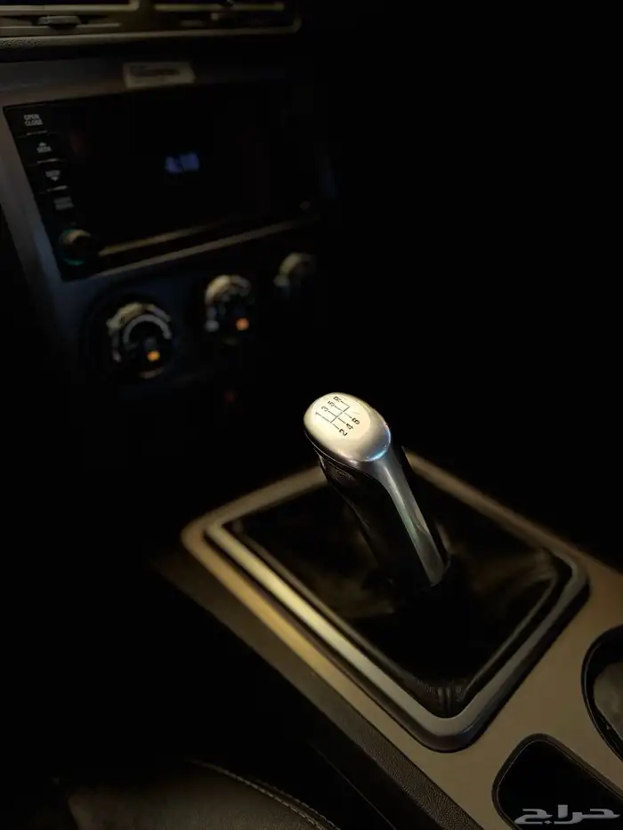 تشالنجر srt قير عادي 2012 8