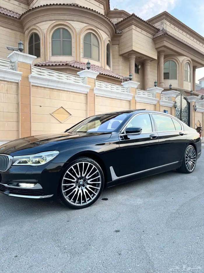 بي ام دبليو 750li ممشى قليل 2016 قمة النظافة بحالة الوكالة 0