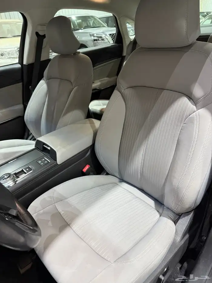 للبيع فورد تورس موديل 2021 9