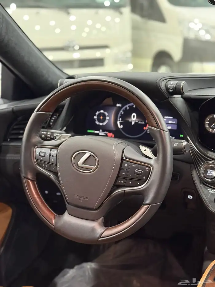 لكزس LS500 2024 Lexus عداد 10 الاف مالك واحد 29