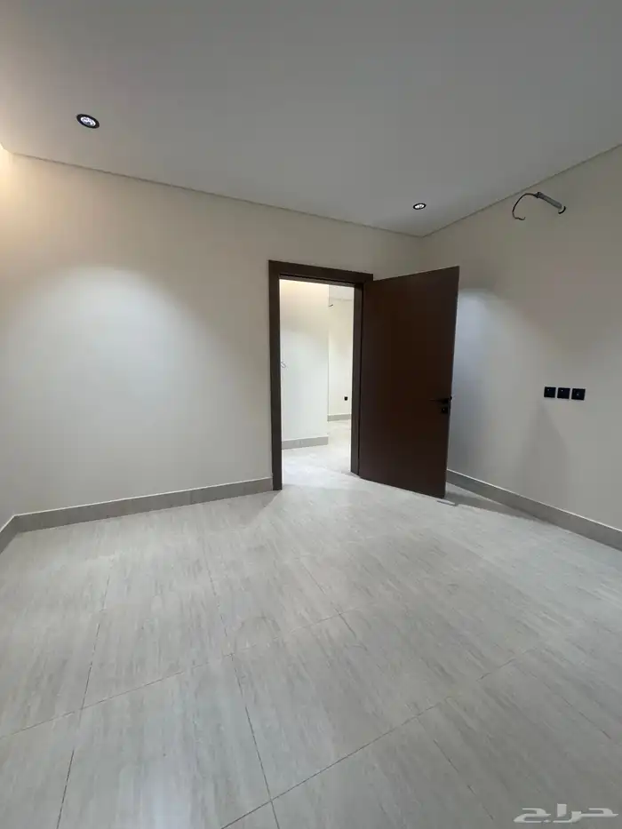 للبيع شقق ارضيه مداخل مستقله وعلوى بسطح من 450 الف ابها 6