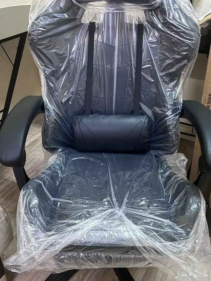 كرسي قيمنق جديد جدا  السعر 230 0