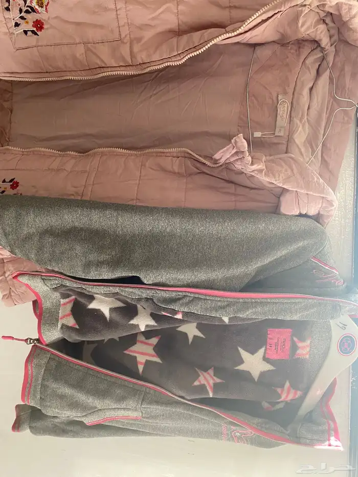 للبيع بطانية جديده جاكيتات بناتي شبه جديد 100 ريال تبوك فقط 3