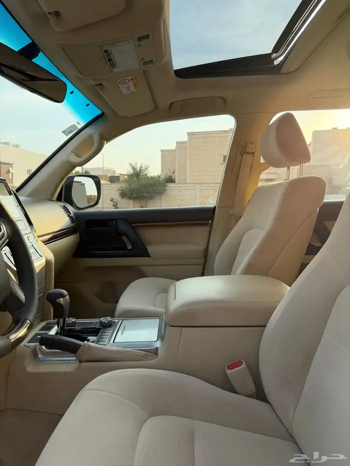 لاندكروزر 2017 رقم (( 3)) عدد الملاك ((2)) 26