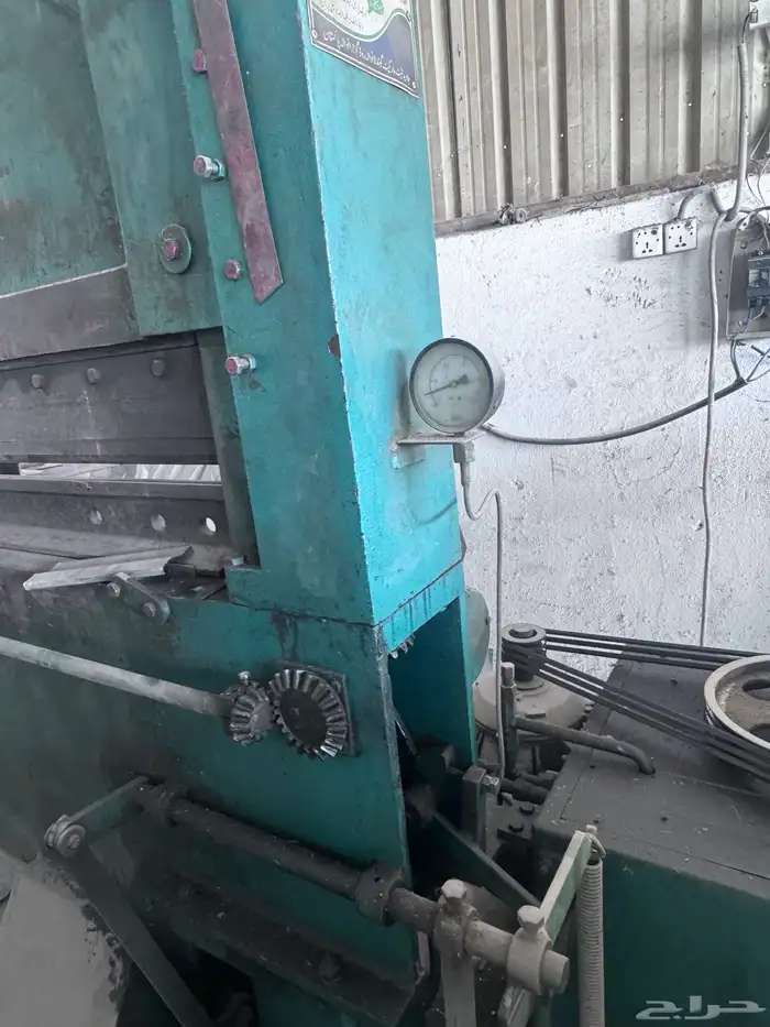 مكينة لف وقص وطعج 3