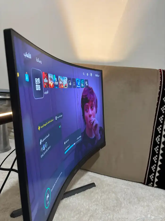 شاشه aoc 27 بوصه ( منحنيه ) 1