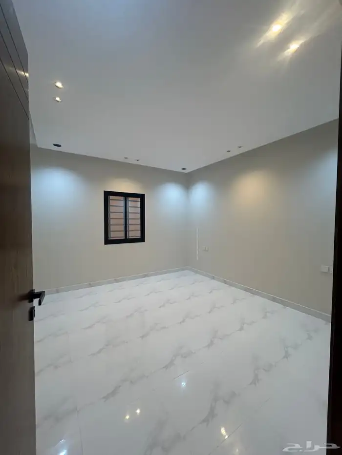 للبيع دور ارضي 6غرف بحوش وسيع شمال خميس مشيط 14