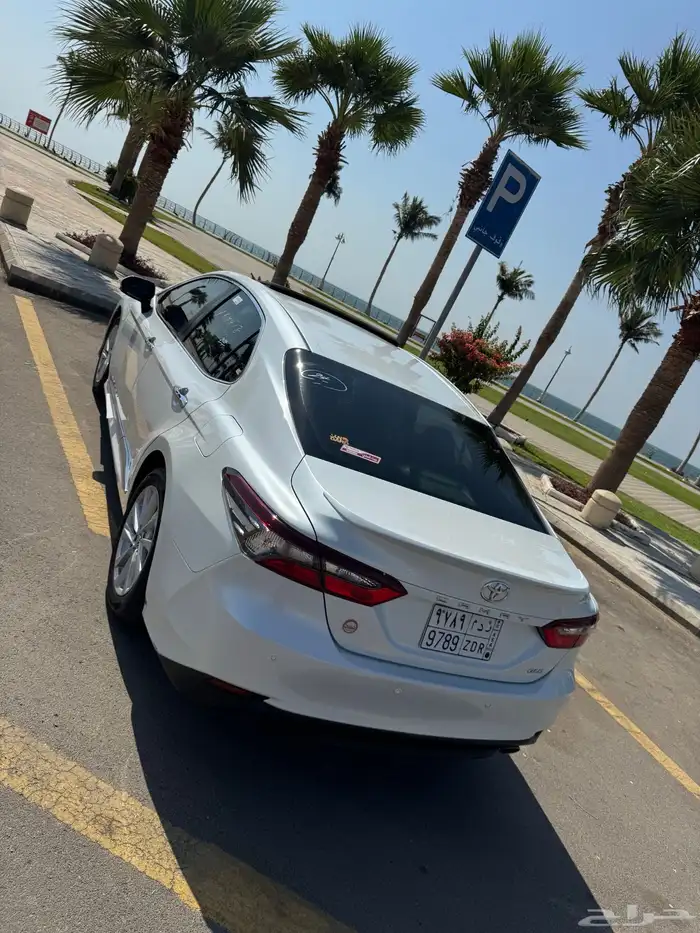 كامري 2023 فلGLE بنزين مازالت تحت الضمان والبيع سمح 5