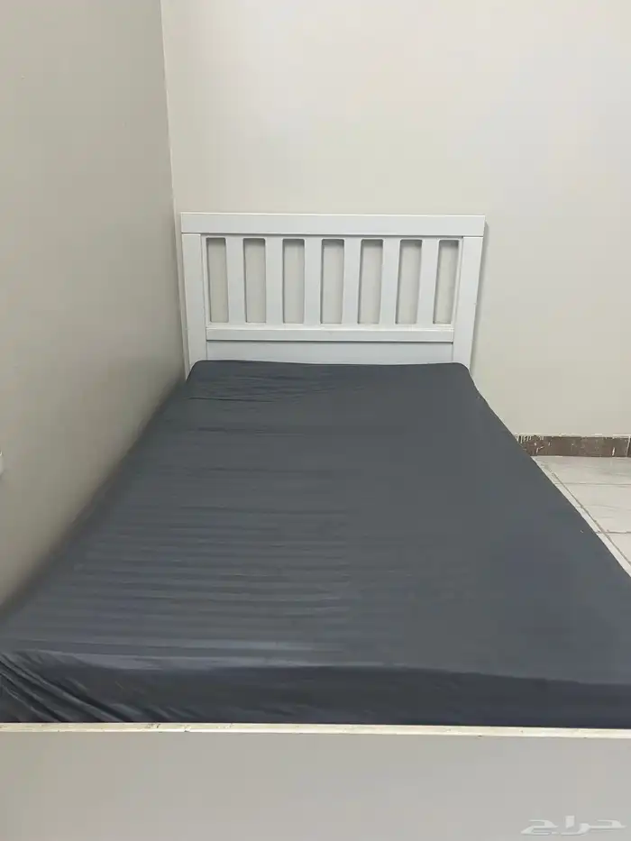 سرير نفر ونص نظيف وغساله توشيبا مستخدم نظيف للبيع 0