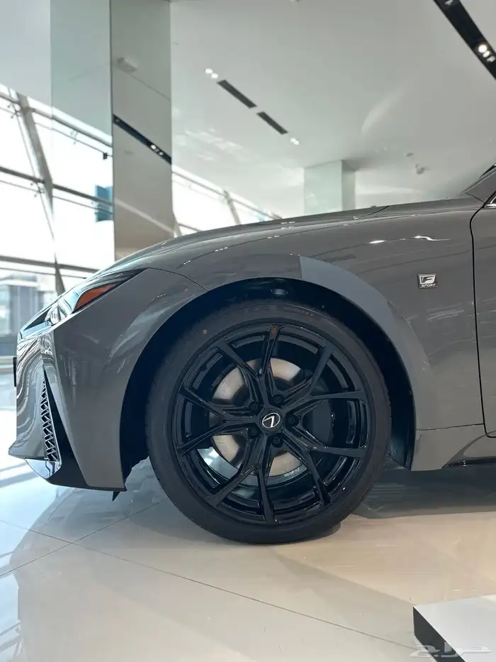 لكزس is350f بلاك ادشن 2025 13