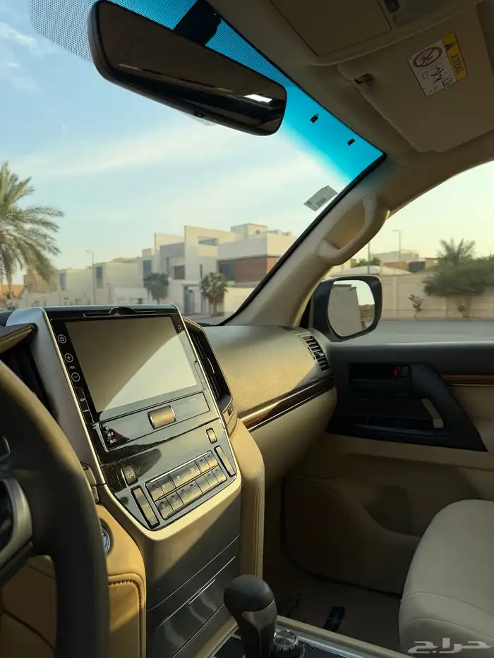 لاندكروزر 2017 رقم (( 3)) عدد الملاك ((2)) 28