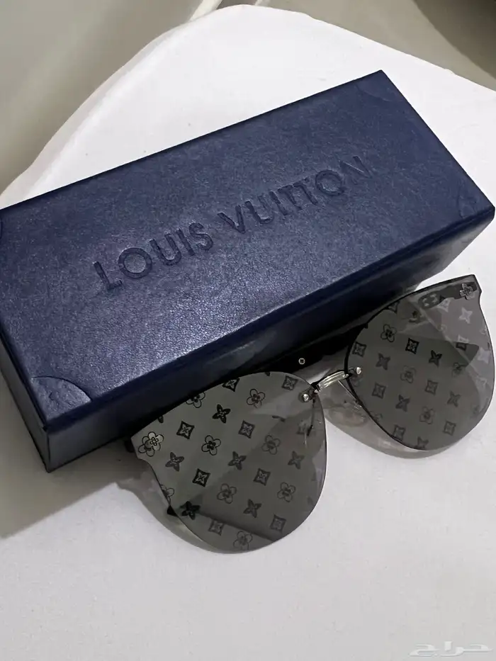 نظارة LV شمسيه بطبعات 0