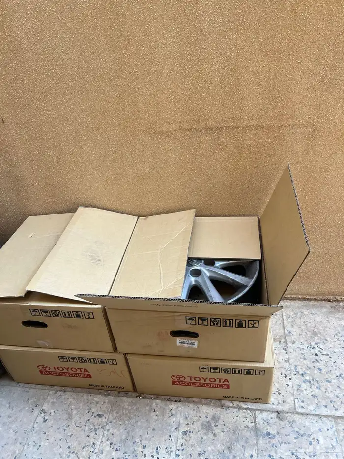 جنوط كامري 2011 فل كامل كروم مقاس 16 مع الصواميل الوكاله 0