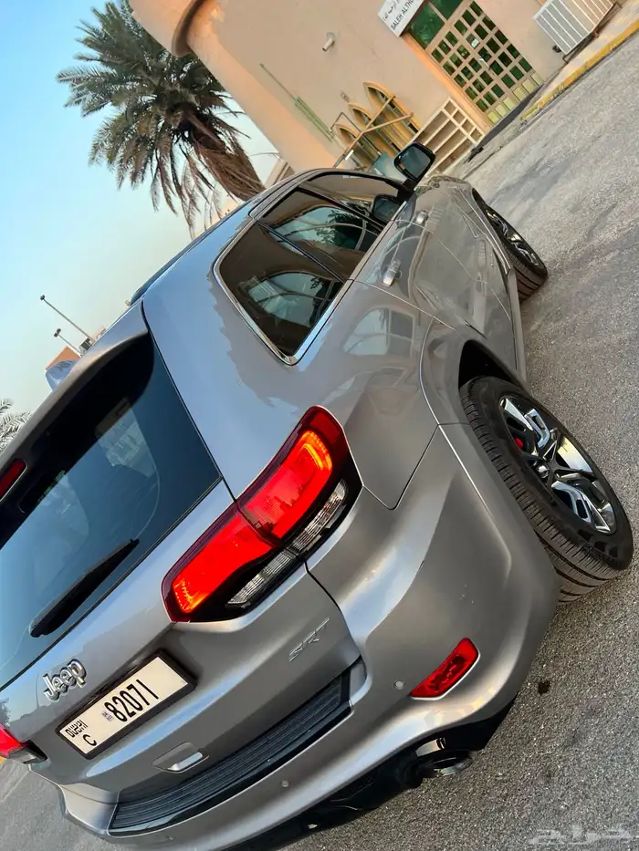 لللبيع جيب SRT 11