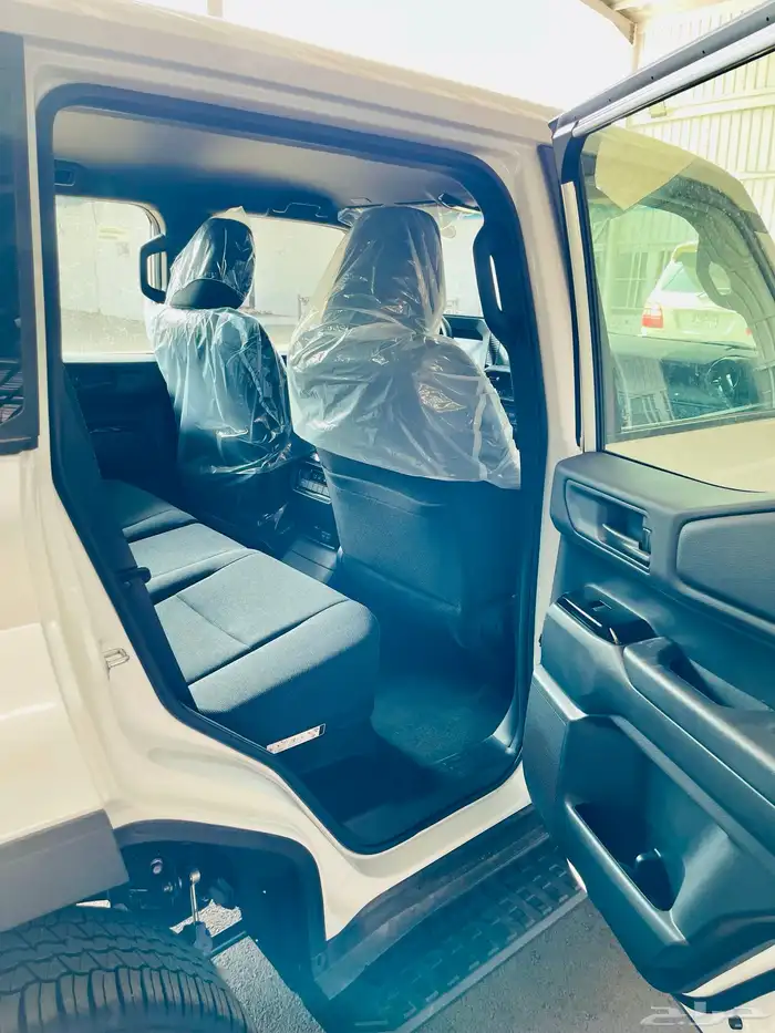 تويوتا - برادو دبل 2025 - بنزين 12