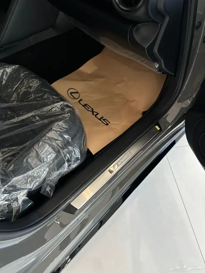 لكزس is350f بلاك ادشن 2025 21