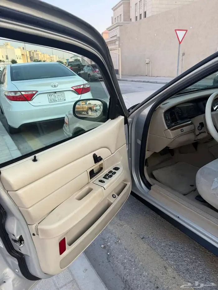 فورد فكتوريا 5