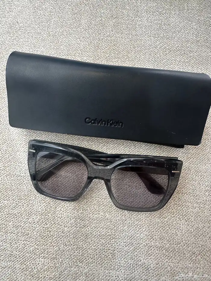 نظارة شمسية ماركة كالفن كلاين 0