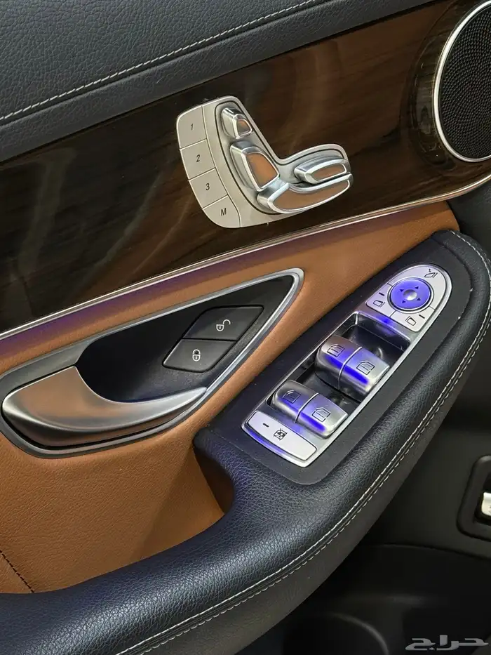 مرسيدس GLC200 موديل 2022 21