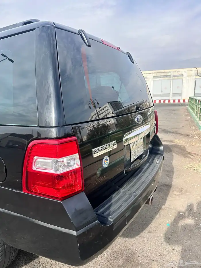 أكسبيديشن 2010 قصير ( دبل ) 4