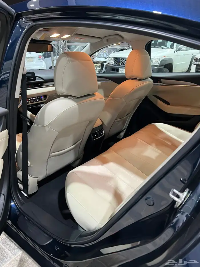 مازدا 6 موديل 2023 لون مميز 9