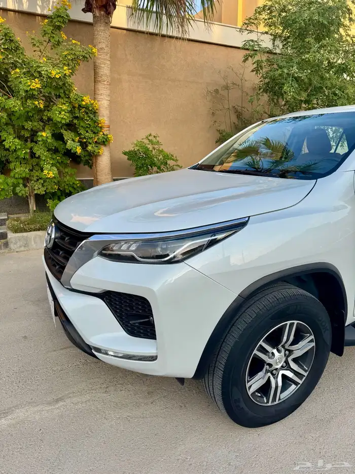 فورشنر 2023م 6 سلندر فئة VX1 2