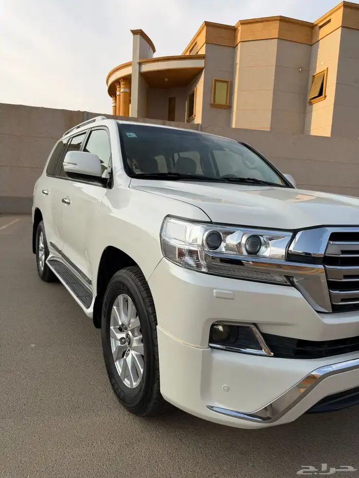 لاندكروزر 2017 رقم (( 3)) عدد الملاك ((2)) 15