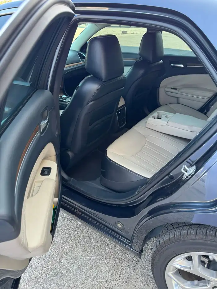 كرايسلر 2018 فل كامل للبيع 7