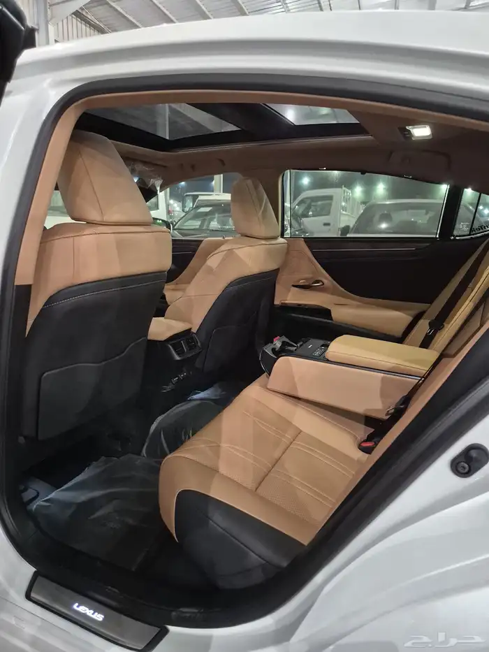لكزس ES350 (cc) . مستعمل . 2025 4