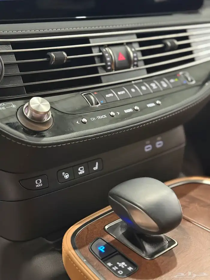 لكزس LS500 2024 Lexus عداد 10 الاف مالك واحد 23