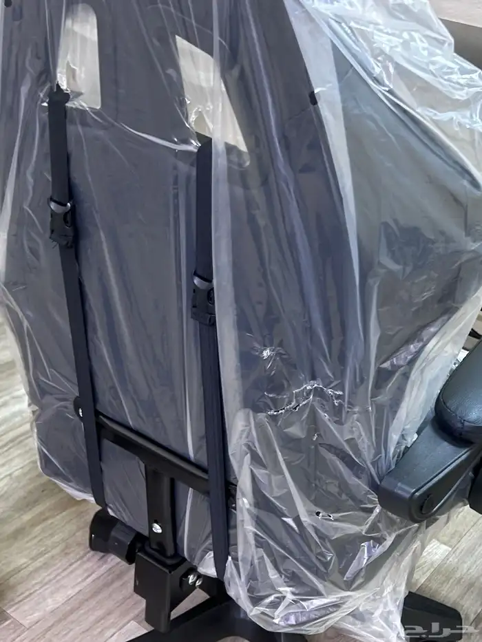 كرسي قيمنق جديد جدا  السعر 230 3