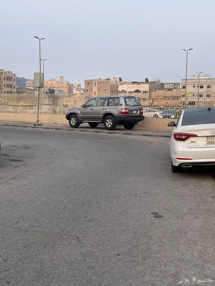 جيب لاندكروزر 2006 4