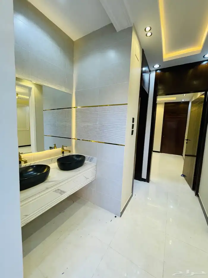 للبيع شقق تمليك ارضي بحوش مدخل سياره 6 غرف بسعر 550 الف 6