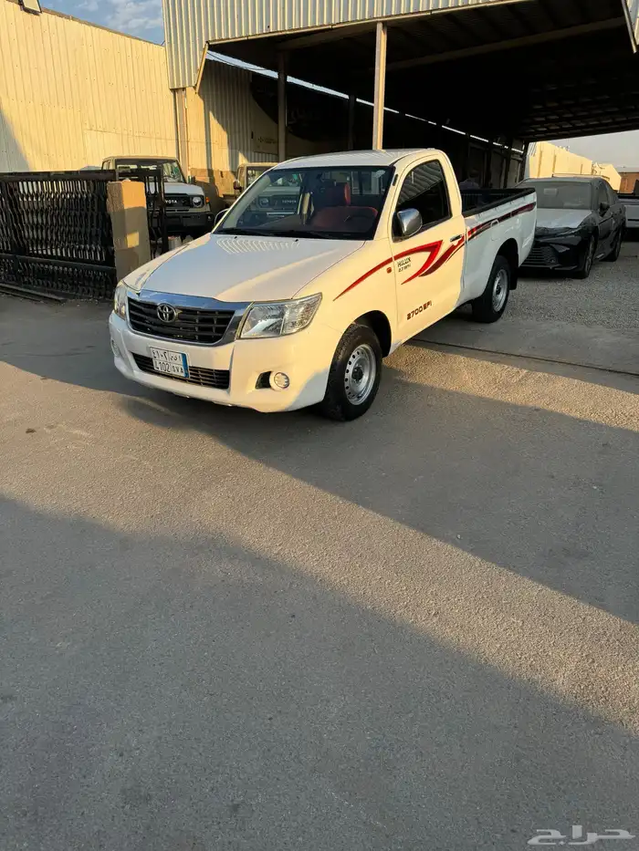 تويوتا هايلوكس 2014 GL سعودي عداد 167 الف 0