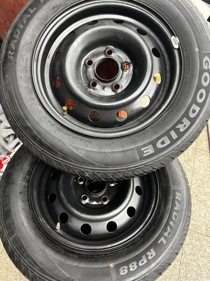 جنوط مع كفرات نظيف 195 65 15 1